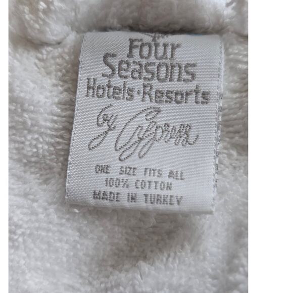 Rare Vintage Four Seasons By George  Turkish Bathrobe  w/ The Ritz Carlton Logo - Picture 8 of 12